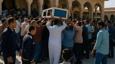 الراجل خلاهم يدخلوه المسجد وبيصلوا عليه 